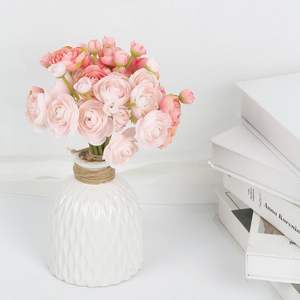 Ramo Pequeño de Rosas de Seda Europeas, Flores Artificiales de Múltiples Cabezas, Altamente Simuladas, de Larga Duración, para el Hogar, Sala de Estar, Día de San Valentín - Product Image 3