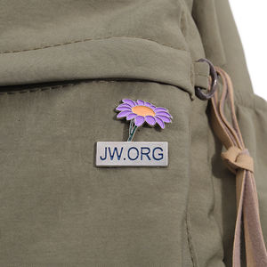 Broche de Flor <span class=keywords><strong>JW</strong></span> ORG Pin Esmaltado Creativo Morado Romántico Regalos Florales para Mujer Insignia para Solapa de Mochila Joyería - Product Image 4