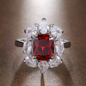 Bague élégante et tendance avec accent scintillant, bijou pour femme, bague minimaliste - Product Image 5