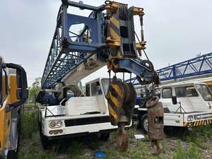 Grue mobile Isuzu d'occasion à bras télescopique droit de 20, 30 et 50 tonnes à vendre à bon prix - Product Image 3