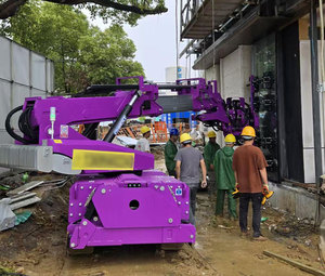 Cowest Neuer Roboter für Glasinstallation mit Maximalkapazität 1500kg 1,5T Kontinuierlicher Kettenantrieb für Geländefahrten Vakuum-Saugroboter mit 8 Saugnäpfen 3000N - Product Image 2