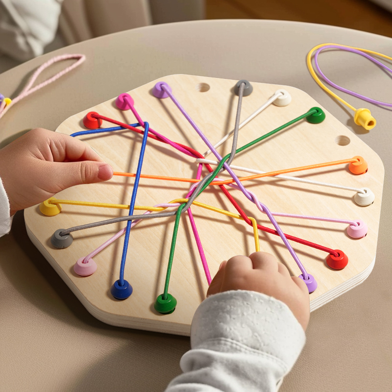 Circular Knot Unraveling Game