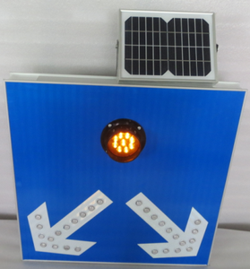 Tablero <span class=keywords><strong>de</strong></span> señal <span class=keywords><strong>de</strong></span> tráfico con energía solar <span class=keywords><strong>de</strong></span> 12V CC Señal <span class=keywords><strong>de</strong></span> parada <span class=keywords><strong>de</strong></span> aluminio para Seguridad vial <span class=keywords><strong>Señales</strong></span> <span class=keywords><strong>de</strong></span> tráfico direccionales usadas Forma triangular - Product Image 5