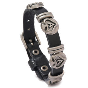 Bijoux à la mode hommes femmes cuir marron tressé as de pique <span class=keywords><strong>Bracelet</strong></span> Punk Poker bêche un fermoir homme <span class=keywords><strong>Bracelet</strong></span> breloques réglable - Product Image 1