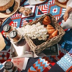 Mantas de Picnic de 78,74 "x 78,74", alfombrilla a prueba de humedad para acampar, alfombrilla de Picnic plegable de 3 capas para acampar, senderismo, viajes, conciertos en el <span class=keywords><strong>parque</strong></span> - Product Image 5