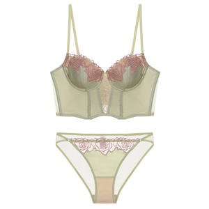 Ensemble de Lingerie Sexy OEM : Camisole Décontractée <span class=keywords><strong>en</strong></span> Dentelle Brodé de Fleurs, Haut Corset <span class=keywords><strong>en</strong></span> Satin à Baleines, Soutien-Gorge Vert Élégant et Strings pour Streetwear - Product Image 3