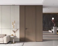 Porte encastrée en bois massif, design moderne américain sans cadre, de la marque Evereco