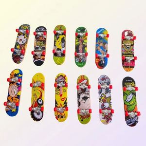 Mini Fingerboard de Plástico con Diseño Personalizado OEM, Juguete Novedoso, Mini Fingerboard Teck Deck, Finger Skateboard - Product Image 3