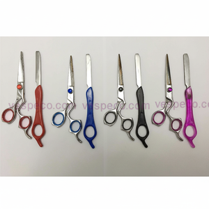 Maquinilla de afeitar con forma de pluma y cuchillas - Product Image 1