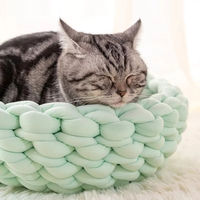 100% acrylique tricot confortable coton tressé à la main couverture pour animaux de compagnie gros tricoté rempli Tube fil teint ignifuge animaux de compagnie