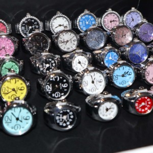 Anello Orologio da Dito <span class=keywords><strong>Vintage</strong></span> Punk Placcato Argento Personalizzabile Regalo alla Moda Minimalista Y2K Orologio Digitale Quadrato al Quarzo Classico - Product Image 5