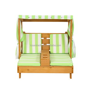 Sillón Doble de Exterior para Niños con Toldo, Cojines a Rayas y Estructura de Madera para Jugar y Relajarse en el Patio Trasero - Product Image 1