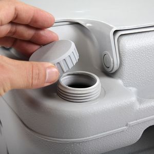 ห้องน้ำพกพาแบบเติมน้ำ 5 แกลลอน สำหรับการเดินทางและการตั้งแคมป์ ใช้กลางแจ้ง สีเทา ดีไซน์ทันสมัย - Product Image 4