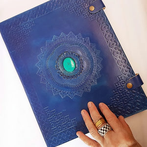 Cuaderno A5 personalizado 2020, diario de cuero de tapa dura azul y verde ligero Con encuadernación térmica, costura de sillín en espiral - Product Image 1