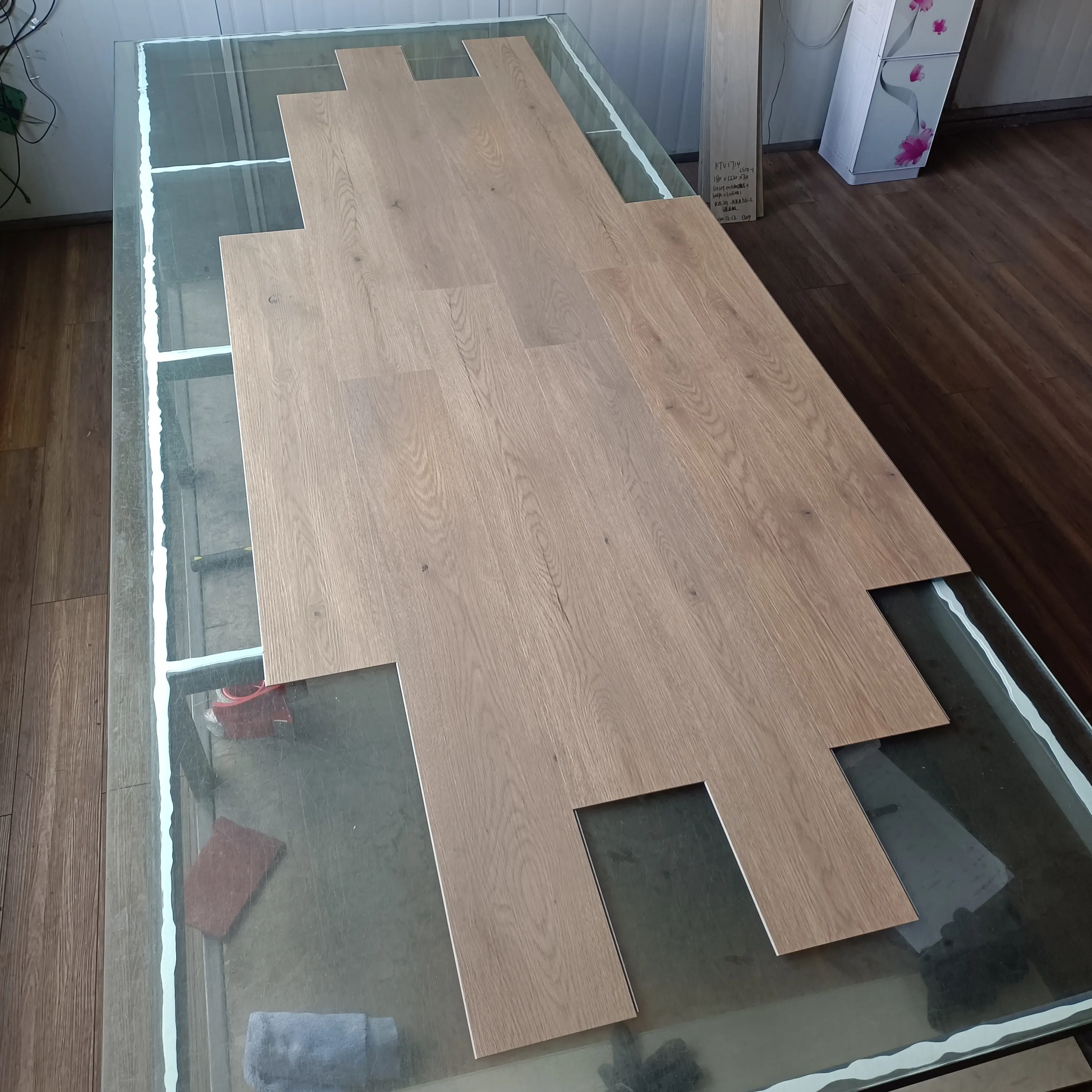 4Mm 5Mm 6Mm 7Mm 8Mm SPC Sàn Cứng Vinyl Plank Sàn Từ Trung Quốc