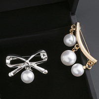 WEGOODZF Broche Boucle Antidérapante Femme en Perles et Strass - Serre-taille Multifonction et Breloque pour Chaussures pour Ajustement de Vêtements
