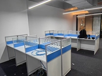 Meubles de bureau, table de travail pour le personnel, cloison modulaire de bureau, poste de travail informatique, bureau, table