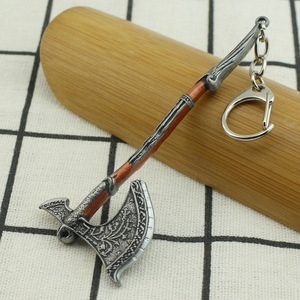 2024 juegos de moda <span class=keywords><strong>God</strong></span> <span class=keywords><strong>Of</strong></span> <span class=keywords><strong>War</strong></span> Kratos Shield Ice Axe llavero coche colgante llaveros para hombres fiesta regalo llaveros - Product Image 4