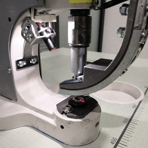 <span class=keywords><strong>Oeillet</strong></span> électrique de taille de cercle faisant la machine <span class=keywords><strong>pour</strong></span> le dispositif de poinçonnage d'<span class=keywords><strong>oeillet</strong></span> en métal de tissu de rideaux - Product Image 4