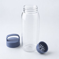 Bouteille à boisson transparente réutilisable avec poignée de transport, logo couleur personnalisé pour jus, eau et boissons froides