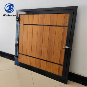 Anti Roest Stalen V-Yoke Grill Paardenschuur Raam Met Doorzichtig Acryl Bamboe Paneel Betrouwbaar Scharnierend Frame Voor Comfortabele Stallen - Product Image 1