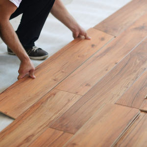 Parquet de espiga impermeable HDF grano de madera de alta densidad Super AC clase muestras gratuitas <span class=keywords><strong>suelo</strong></span> <span class=keywords><strong>laminado</strong></span> para decoración de interiores. - Product Image 5