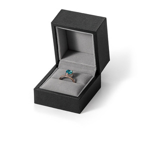 Boîte d'emballage de bijoux de luxe moderne rectangulaire personnalisée Everwin avec doublure en coton pour la Saint-Valentin - Product Image 2