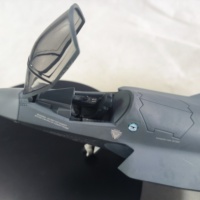 Modèle de chasseur F35 en alliage de zinc moulé sous pression à l'échelle 1/48 de haute précision, peint à la main, style artistique, décoration d'intérieur, cadeau d'affaires