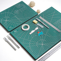 Tapis de découpe A3 vert foncé fait main 45x30cm, grand format, pour planificateur, artisanat, art, souris, dessin, écriture, et comme planche à découper pour étudiants