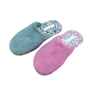 <span class=keywords><strong>Pantofole</strong></span> Invernali Calde in Finta Pelliccia per Casa, Moda Personalizzata all'Ingrosso per Coppie - Product Image 1