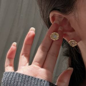 Pendientes de Plata de Ley S925 con Forma de Corazón, Estilo Vintage, Diseño Geométrico Irregular Simple, Venta al por Mayor - Product Image 3