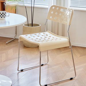 Silla de Comedor Moderna y Sencilla, Silla Informal para el Hogar con Respaldo de Plástico, Asiento Perforado, No Plegable, Estilo Cyber Celebrity Cheese Chair - Product Image 1