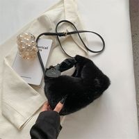 Sac à bandoulière en nylon haut de gamme en peluche avec fermeture éclair, forme demi-lune, bandoulière amovible, capacité 1L, tendance automne-hiver
