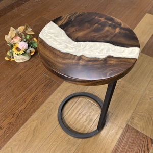 <span class=keywords><strong>Tavolino</strong></span> in resina effetto <span class=keywords><strong>lago</strong></span> in legno di noce di design - Product Image 1