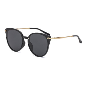 Gafas de sol polarizadas tipo ojo de gato para mujer, protección UV400, montura negra, lentes TAC C233, color morado 2032, moda para viajes - Product Image 5