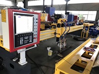 Kit de découpe plasma CNC à portique robuste avec servomoteur 220V pour la fabrication de tables en acier, haute stabilité