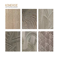 Panneau mural d'art en relief minimaliste moderne avec texture verticale et design incurvé pour la décoration du salon et des escaliers