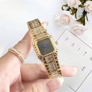 Montre tendance pour femme 2026, cadran vert, boîtier carré, bracelet en acier inoxydable entièrement serti de diamants, montre-bracelet de luxe pour femme - Product Image 4