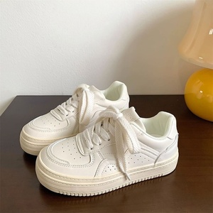 Calzado Deportivo y de Ocio para Estudiantes, con Suela Gruesa, Estilo Versátil, Color Blanco, Nueva Colección Primavera 2025 - Product Image 1