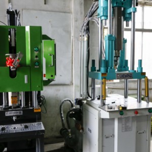 2nd main Petite machine <span class=keywords><strong>de</strong></span> moulage par injection en plastique Manuelle pour la fabrication <span class=keywords><strong>de</strong></span> l'italie à trois broches insert-manipulateur-006 - Product Image 2