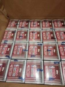 Lot de 40 boîtes en gros – Cartes de collection Jumbo Topps Hoops Basketball 2025-26 – Jeu de cartes à échanger – Cartes de stars du sport - Product Image 3