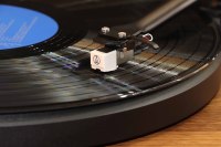 HP-H004 le lecteur de disques vinyles Tone Master avec haut-parleurs détachables, caisson de basses 30W X2 et tweeter 10W X2