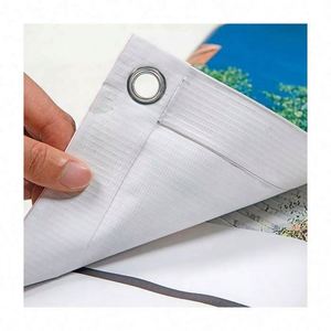 พิมพ์แบนเนอร์ตาข่ายกันน้ำคุณภาพสูงแบบกำหนดเอง พิมพ์บนแผ่นพีวีซีไวนิลสำหรับฉากหลัง แบนเนอร์แนวตั้งสำหรับใช้งานกลางแจ้ง - Product Image 5