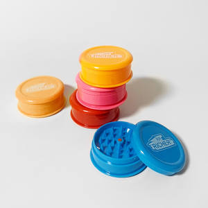 Broyeur manuel portable à 3 couches en plastique de 60 mm pour tabac et herbes, option logo personnalisé - Product Image 5