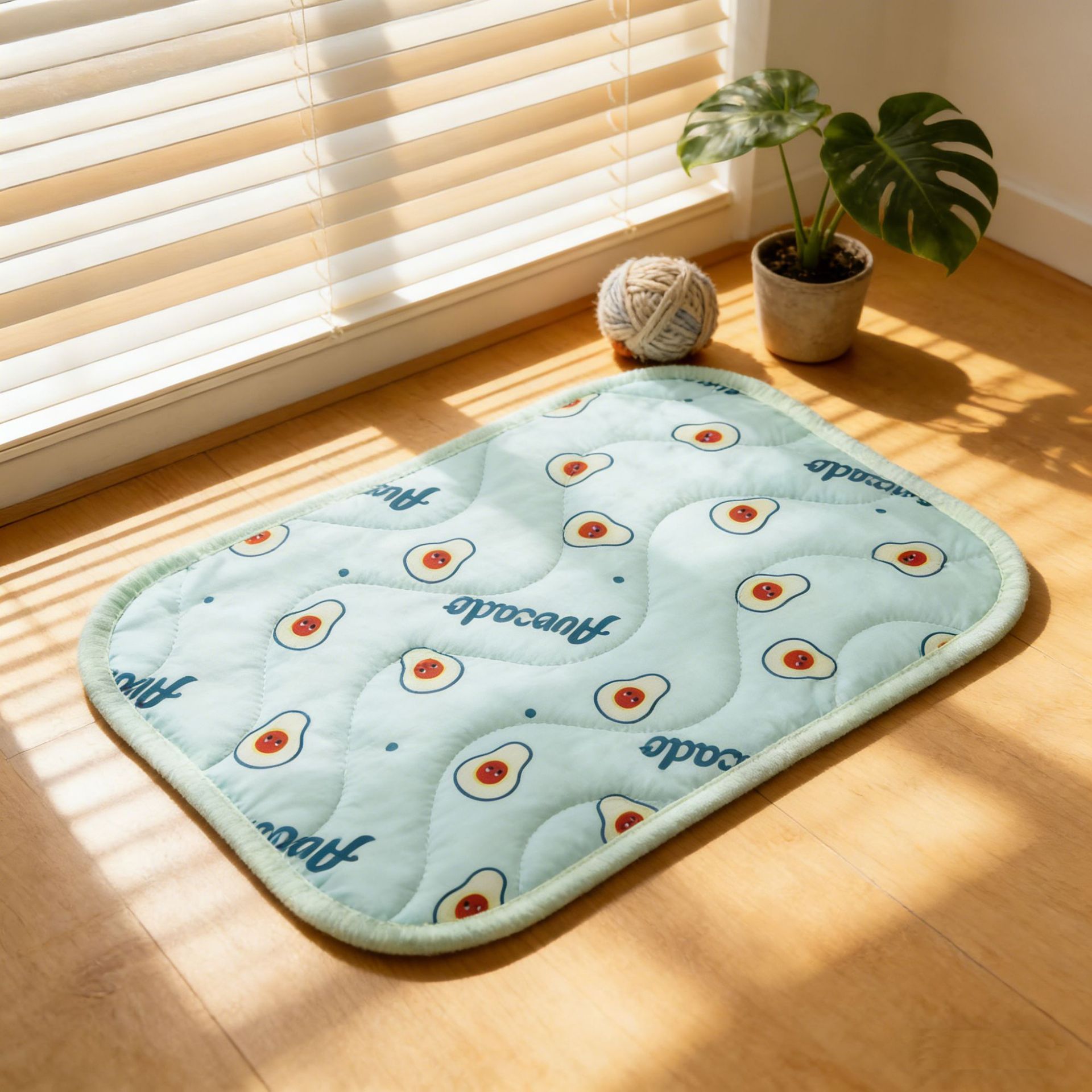 Coussin en soie glacée, vert avocat