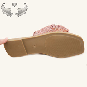 High-quality Fashionable Slip-on Casual Durable Wholesale Breathable Lightweight Women's slippers and Sandals - Product Image 6