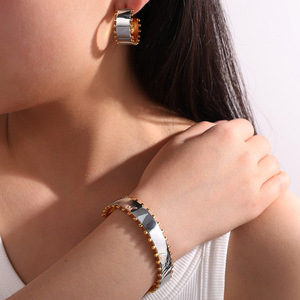 Two-Tone Gold Plated <b>Bracelet</b> And Earrings <b>Set</b> Geometric Design For Women Party Fashion Jewelry Zinc Alloy - Product Image 4