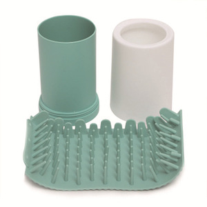 Tazas para lavar patas de mascotas para perros, de plástico, verde, blanco, tamaño pequeño y grande - Product Image 1