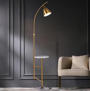 Lámpara de Pie Moderna de Color Dorado con Estante Esquinero y Mesa - Product Image 5