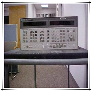 Générateur de signal à onde dentée HP8645A 2G d'occasion avec résolution de 0,01 Hz et garantie d'un an - Product Image 4